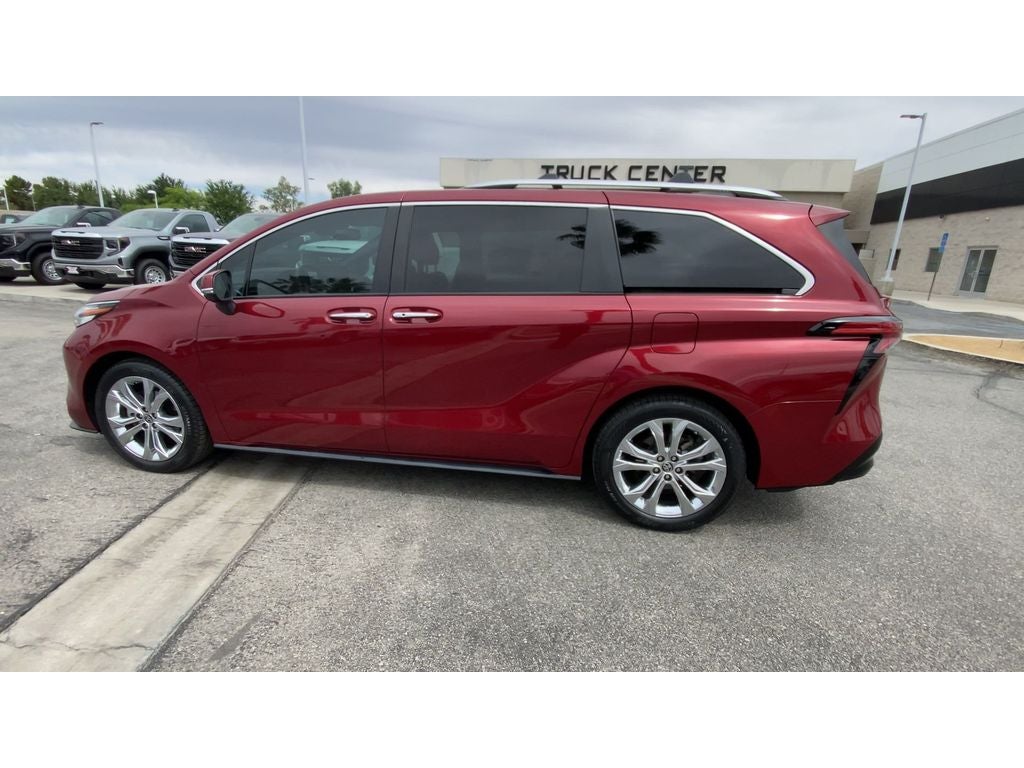 2022 Toyota Sienna Platinum