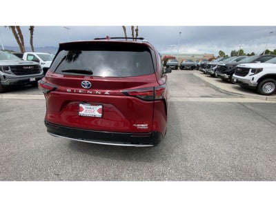2022 Toyota Sienna Platinum