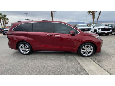 2022 Toyota Sienna Platinum
