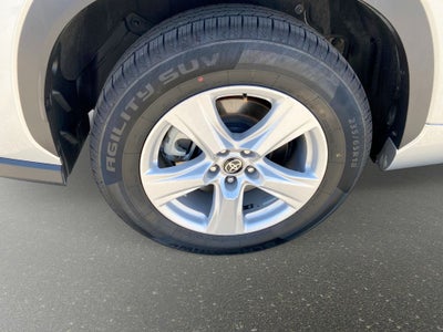 2025 Toyota Highlander LE