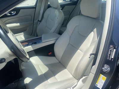 2021 Volvo S60 Momentum