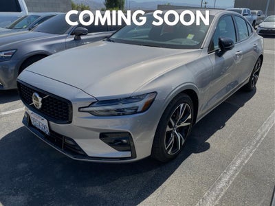 2024 Volvo S60 Plus Dark Theme