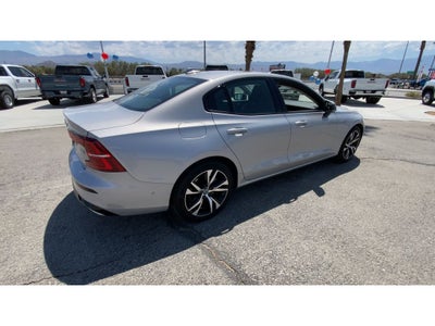 2024 Volvo S60 Plus Dark Theme