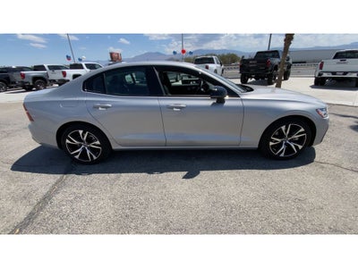2024 Volvo S60 Plus Dark Theme