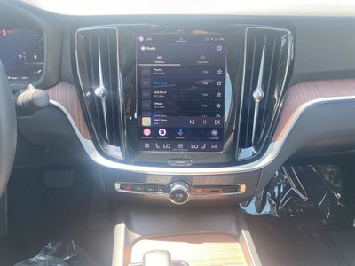 2024 Volvo S60 Plus Dark Theme