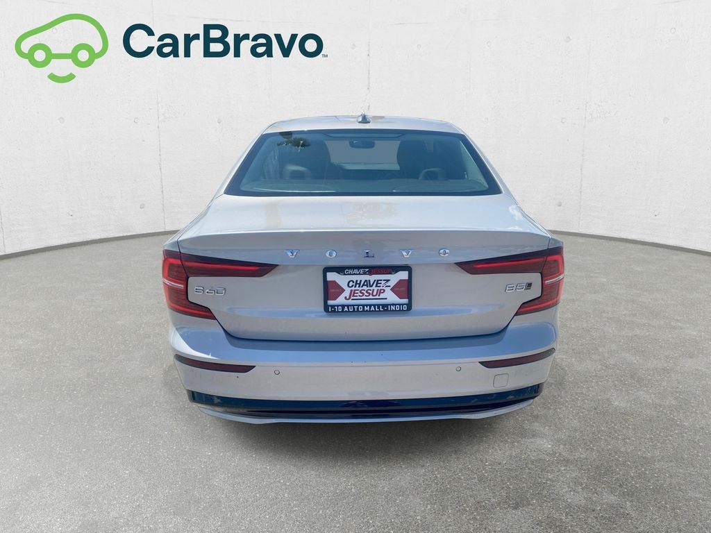 2024 Volvo S60 Plus Dark Theme