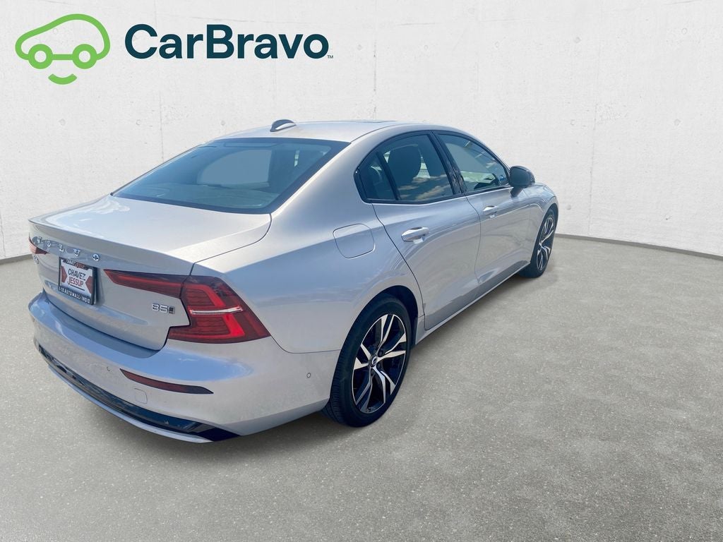 2024 Volvo S60 Plus Dark Theme