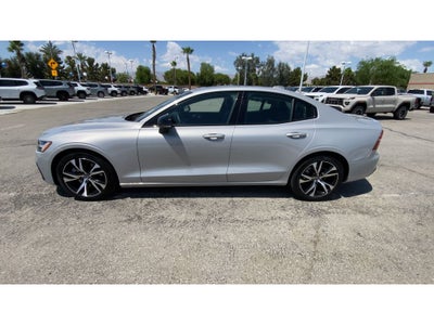 2024 Volvo S60 Plus Dark Theme