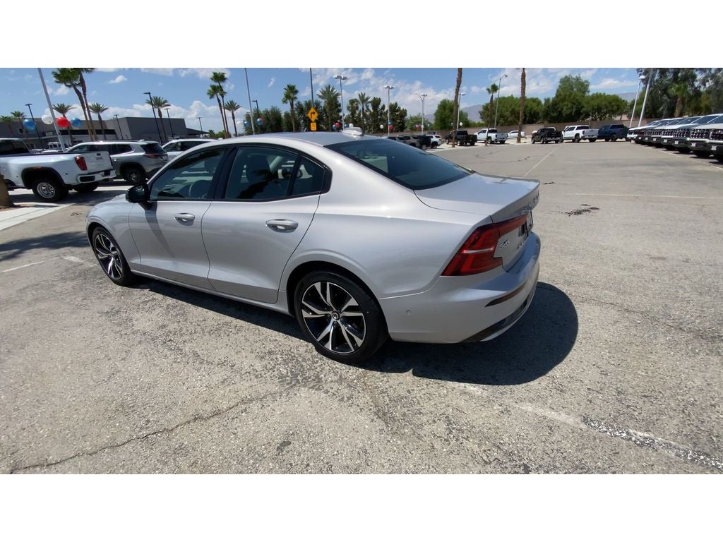 2024 Volvo S60 Plus Dark Theme