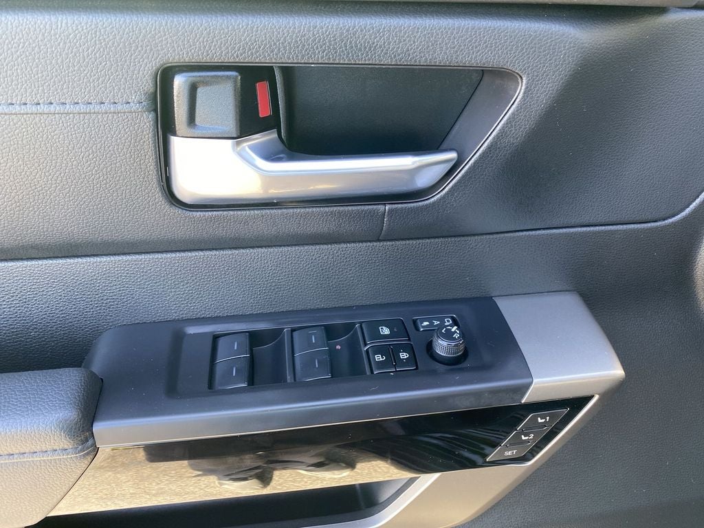 2024 Toyota Sequoia SR5